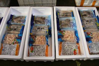 煙臺(tái)市場(chǎng)海鮮年貨大比拼 本地海鮮漸成年貨主角，傳統(tǒng)農(nóng)副產(chǎn)品銷售平穩(wěn)